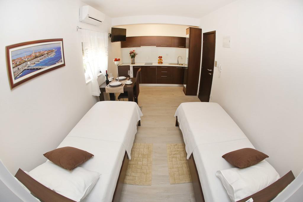 Deluxe Mkc Zadar